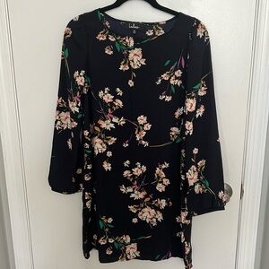 Lulus Herbaceous Babe Navy Floral Print Shift Dress in size M